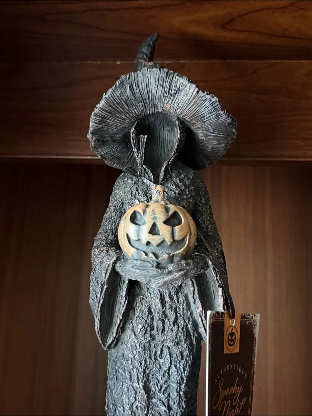 Viral Spooky Night Facelss Witch Tree Halloween Statue